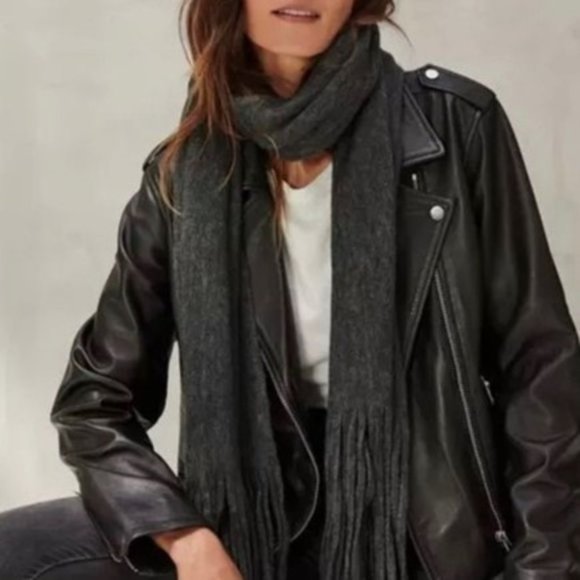 Lucky Brand Solid Dark Gray Brushed Polyester Blend Scarf with Fringed Edges NWT - Picture 5 of 6